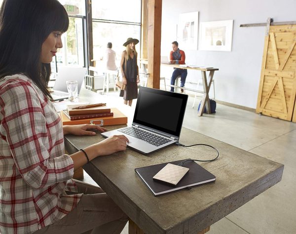 Seagate Backup Plus Ultra Slim 2TB Portable External Hard Drive, USB 3.0 Gold (STEH2000101) - Image 4