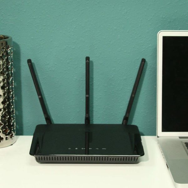 D-Link DIR-880L Wireless AC1900 Dual Band WiFi Gigabit Router