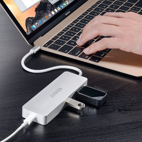 Anker Premium USB-C Hub with Ethernet Port - Silver (A8302H41) Anker Premium USB-C Hub with Ethernet Port - Silver (A8302H41)