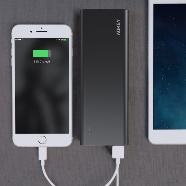 AUKEY 20100 mAh Quick Charging 3.0 Powerbank - PB-AT20 - Black