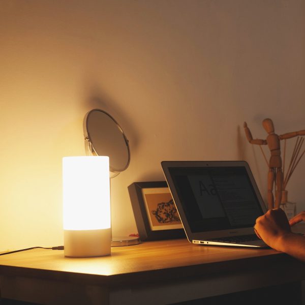 AUKEY Table Lamp, Touch Sensor Bedside Lamps + Dimmable Warm White Light - LT-T6 - Image 9
