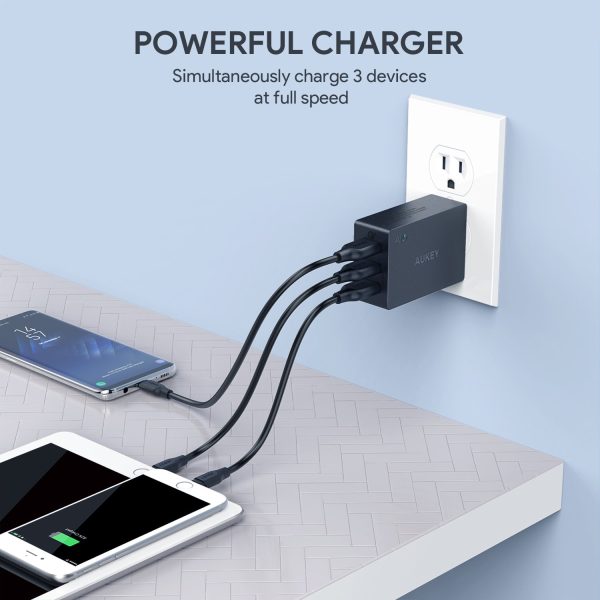 AUKEY 3-Port USB Wall Charger 43.5W with Quick Charge 3.0 & Foldable Plug - PA-T14 - Image 7