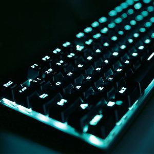 AUKEY Mechanical Keyboard Blue Switch, 104-Key RGB Backlit Gaming Keyboard with Customizable Lighting Effects, Aluminium USB Wired Keyboard - KM-G3 - Image 6