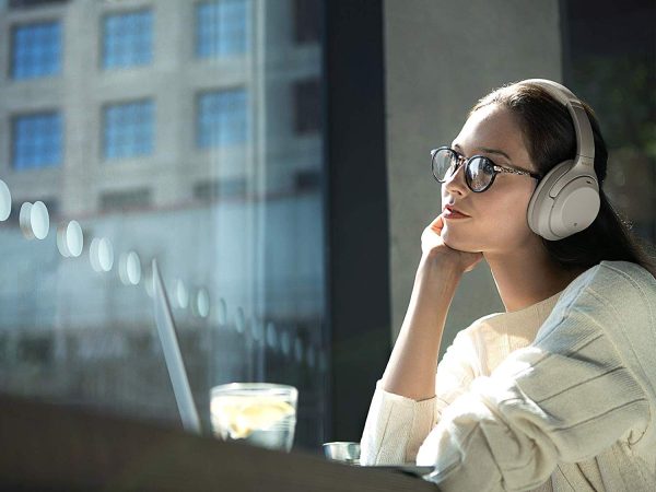 Sony Active Noise Cancelling Wireless Headphones WH-1000XM3 - Silver - Image 7