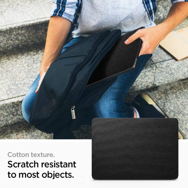 MacBook Air Spigen Thin Fit Case 2020/2019/2018 Release A2337 M1 / A2179 / A1932 - Black - 071CS25963 - Image 4