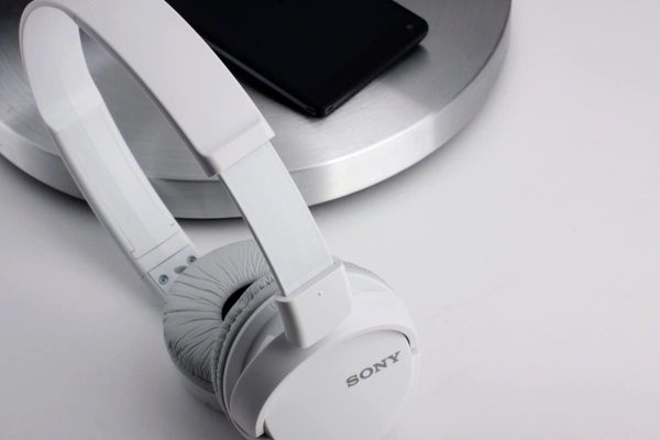 Sony ZX Series Wired On-Ear Headphones with Mic - White MDR-ZX110AP - Image 7