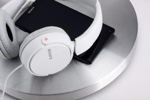 Sony ZX Series Wired On-Ear Headphones with Mic - White MDR-ZX110AP - Image 3