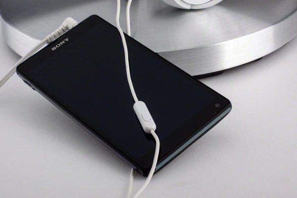 Sony ZX Series Wired On-Ear Headphones with Mic - White MDR-ZX110AP - Image 5