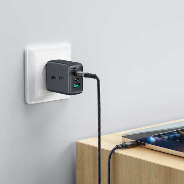 acefast-c1-09-usbc-to-usbc-audio-video-transmission-data-cable-charging-port1 Acefast 240W PD 3.1 USB 4 USB C to USB C Audio/Video High Speed Transmission 40Gbps Data Cable 1M - 3.2 Feet - Black - C1-09 - Image 2