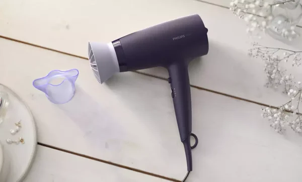MzczNzk2NTlhNDVkOTcwMDc0MjJhYTdiOWFlNzgwMDlhNTEwMi53ZWJw Philips 2100W ThermoProtect Attachment Hair Dryer - BHD340/10 - Blue - Image 4