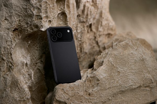 Stacked from 6 images. Method=A (R=8,S=4) iPhone 17 Pro Max Pitaka Aramid ProGuard Case - Black - Image 6