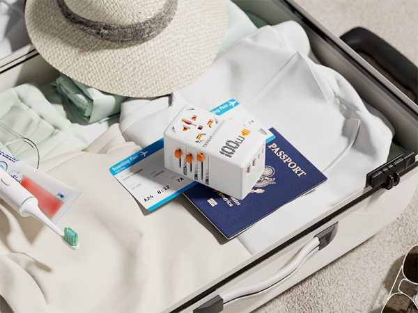 Tessan 100W Travel Adapter TS-WTA04 - White - Image 3