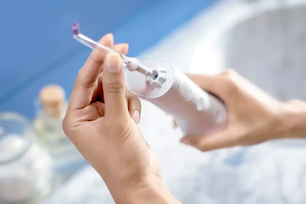 Philips Sonicare Cordless Power Flosser - HX3826/31 - White - Image 4